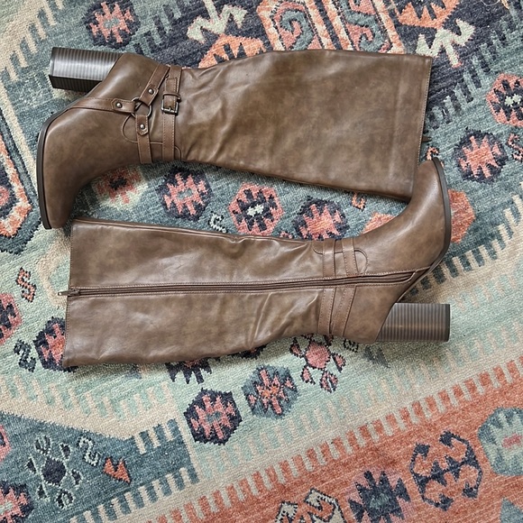 JustFab Ariel Boots - Picture 2 of 4